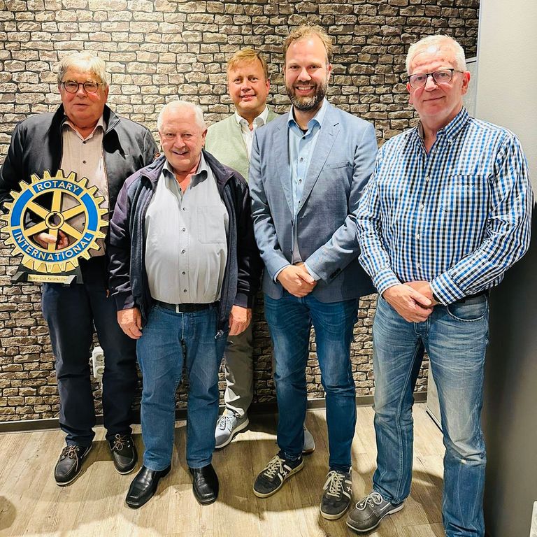 Bürgermeisterkandidat Stefan Bohlen besucht den Club-Abend der Rotary International Kaltenkirchen