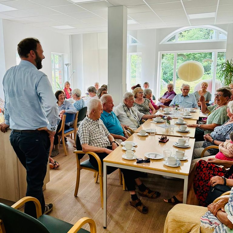 Stefan Bohlen beim Senioren-Café im Mehrgenerationenhaus